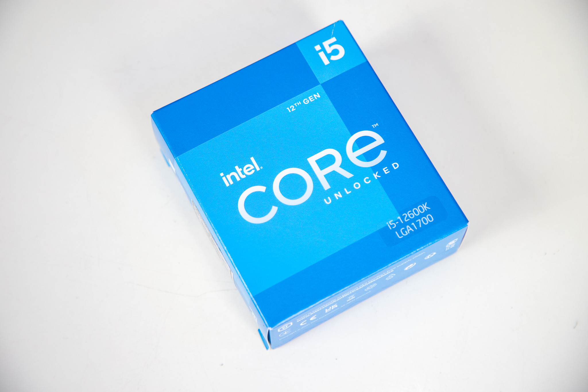 61447_cpu_intel_core_i5_12600k_3_7ghz_turbo_up_to_4_9ghz_10_nhan_16_luong_20mb_cache_125w_socket_intel_lga_1700_alder_lake_4